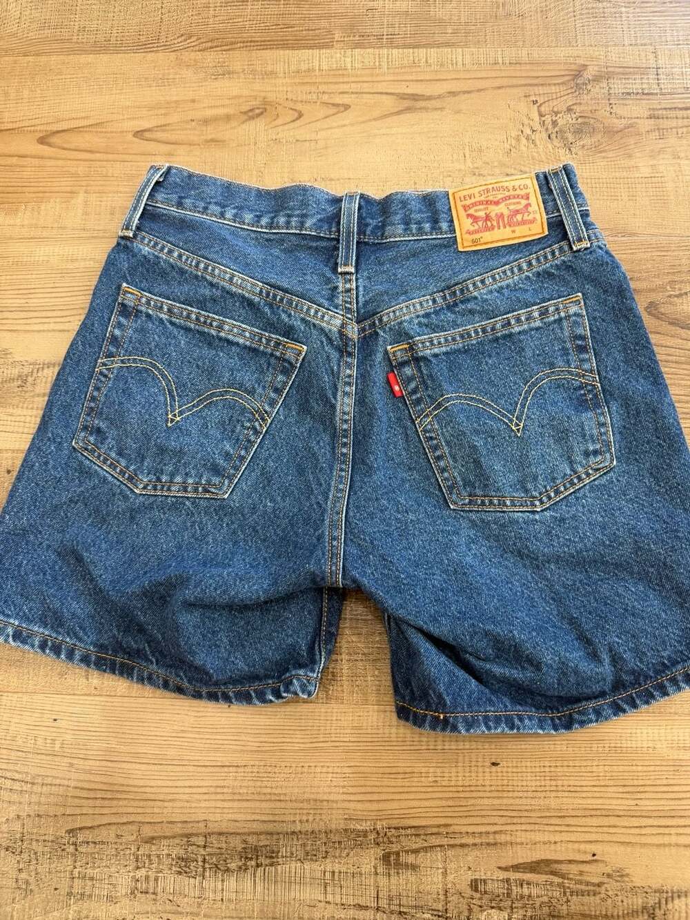 Levi's 501 Women's Denim Shorts Size W27 dark wash Summer Style Y2K